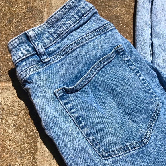 Wild Fable Light Wash Ripped Mom Jeans - Size 10 - Picture 2 of 5